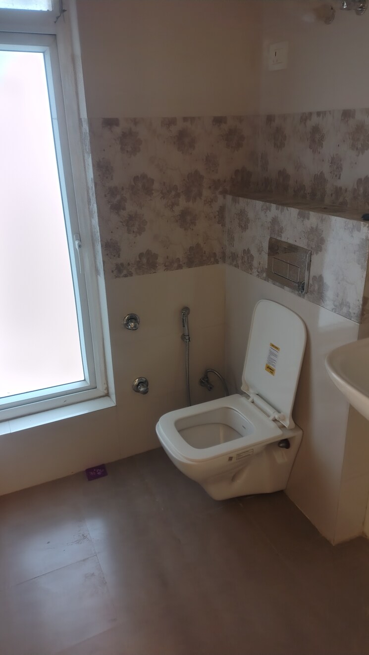 Bathroom, pareena-micasa 3 Bedroom 1999 Sq.Ft. Apartment In Sector 68 Gurgaon 9752219