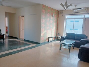 Living Room in 3.5 BHK Apartment at Unitech Uniworld Gardens, Sector 47 – for Sale