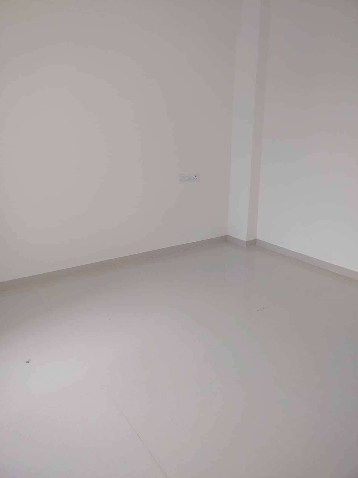 Room in 3 BHK Apartment at Blue 27th Avenue, Bavdhan – for Rent