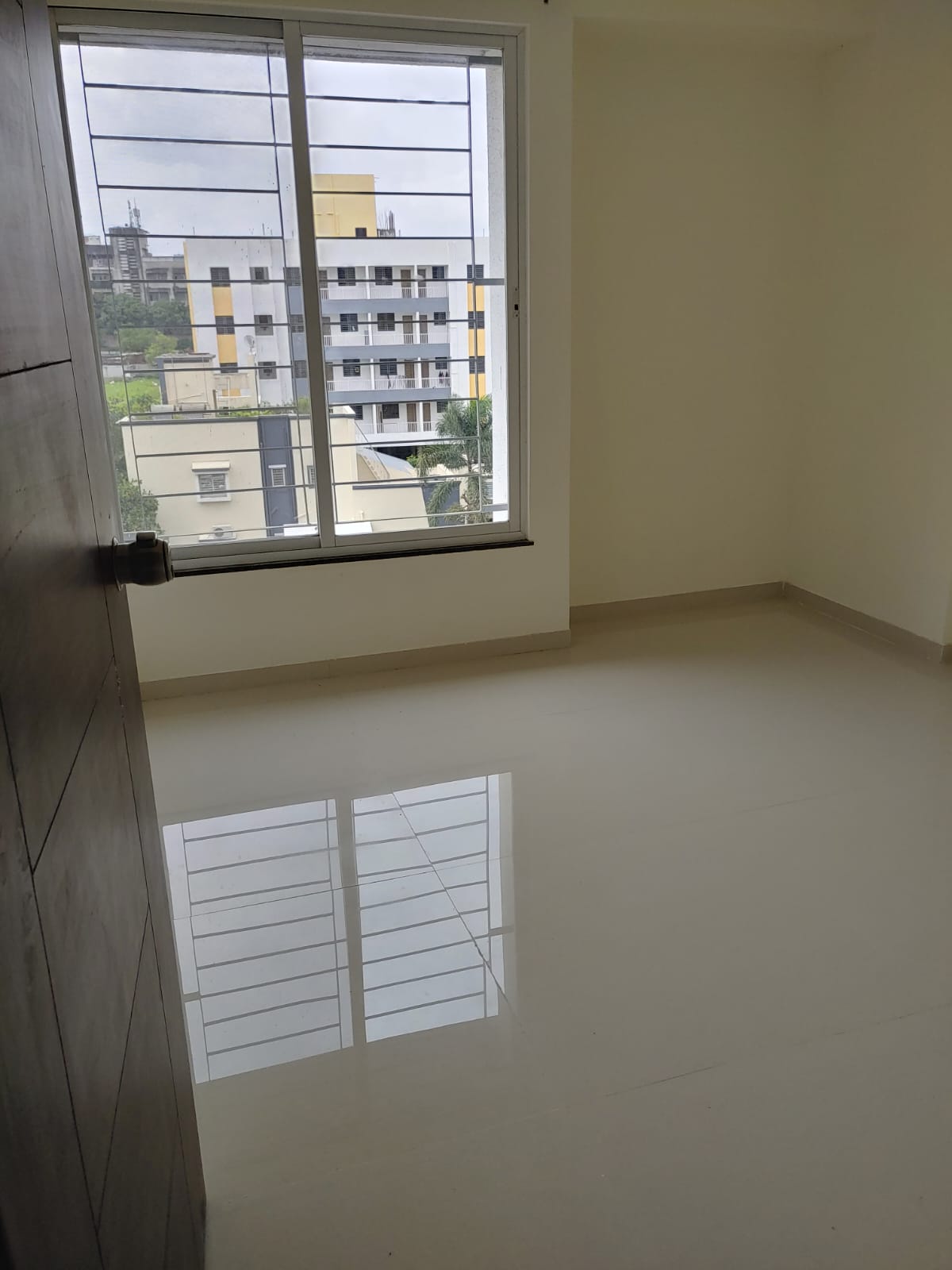 Room in 3 BHK Apartment at Blue 27th Avenue, Bavdhan – for Rent