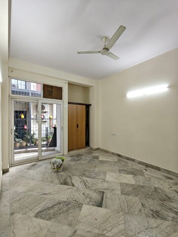 Room in 2 BHK Builder Floor at Mohit House, Sushant Lok I – for Rent