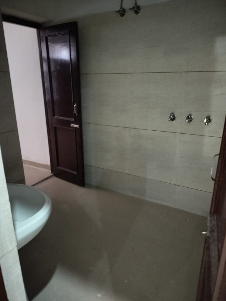 Bathroom, dhakoli 3 Bedroom 162 Sq.Ft. Builder Floor In Dhakoli Zirakpur 9752769