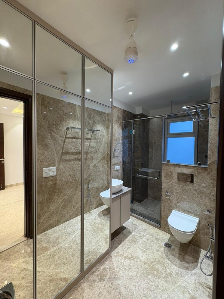 Bathroom, saket 4 Bedroom 2700 Sq.Ft. Builder Floor In Saket Delhi 9752795