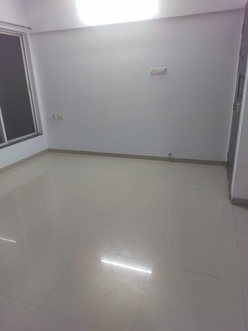 Room in 2 BHK Apartment at Mantra Insignia, Mundhwa – for Rent