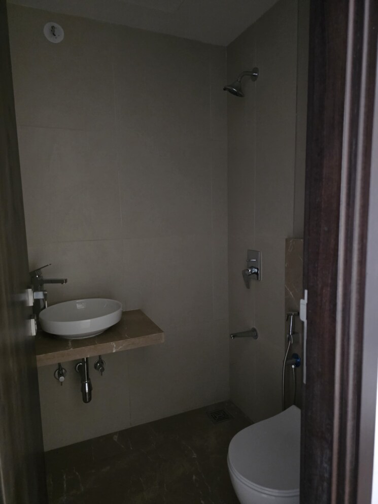 Bathroom, shapoorji-pallonji-the-designate 3 Bedroom 1156 Sq.Ft. Apartment In Khar West Mumbai 9752925