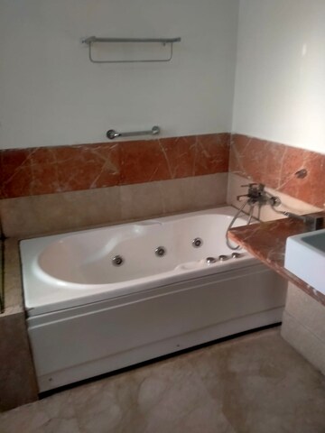 Bathroom in 4 BHK Apartment at Parsvnath Exotica, Sector 53 – for Rent