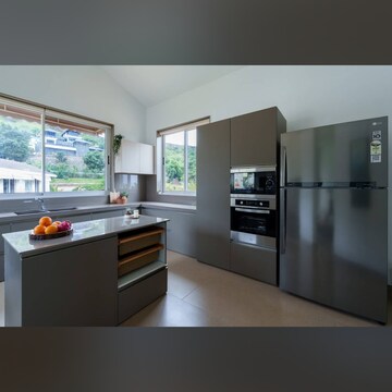 Bedroom in 6 BHK Apartment at Windsor Grande Residences, Prakash Nagar – for Sale