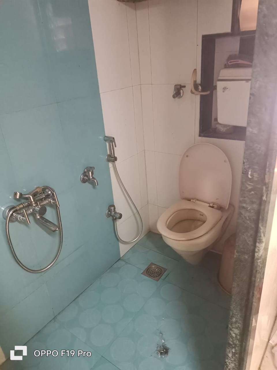 1 Rk  180 Sq.Ft. Apartment in Hindmata CHS