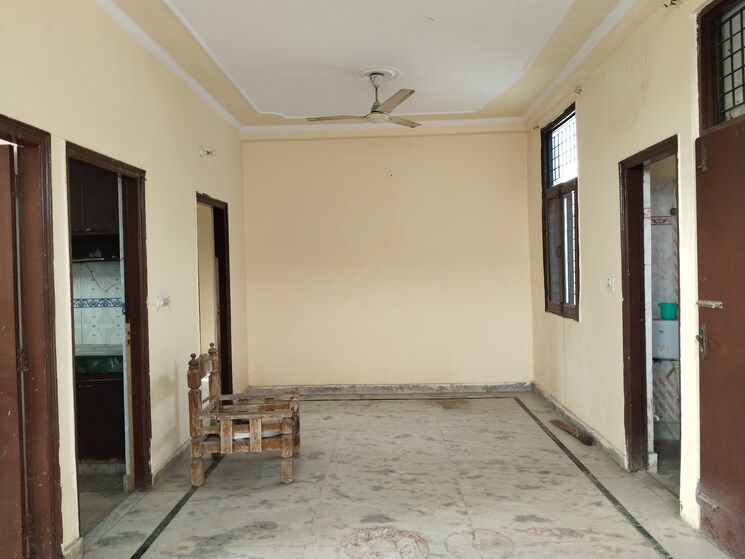 Room, ashoka-enclave-3 2 Bedroom 1500 Sq.Ft. Apartment In Sector 35 Faridabad 9753408