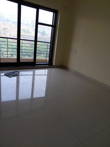 Room in 3 BHK Apartment at K Raheja Raheja Residency, Malad East – for Rent