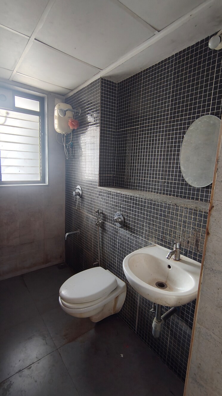 Bathroom, lodha-palava-city-lakeshore-greens 2 Bedroom 720 Sq.Ft. Apartment In Dombivli East Thane 9753403