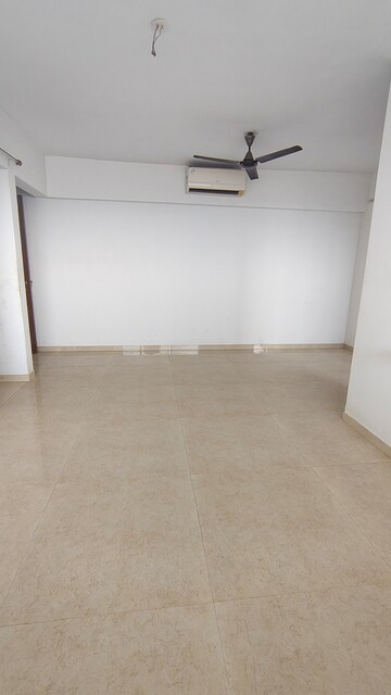 Room in 2 BHK Apartment at Lodha Palava City Lakeshore Greens, Dombivli East – for Rent