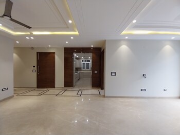 4 BHK Builder Floor for Sale in Naraina, Delhi
