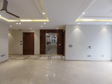 Room in 4 BHK Builder Floor at Naraina – for Sale