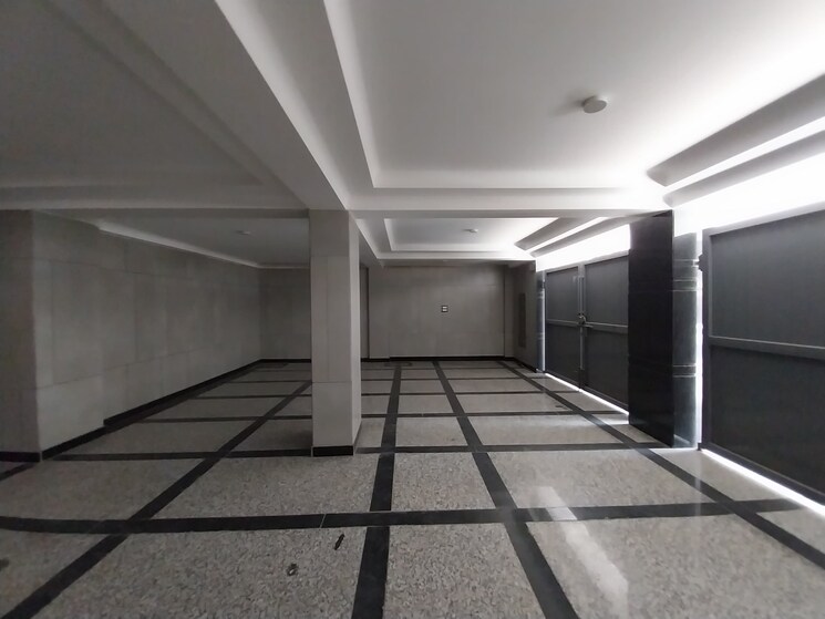 undefined, naraina 4 Bedroom 300 Sq.Yd. Builder Floor In Naraina Delhi 9753160