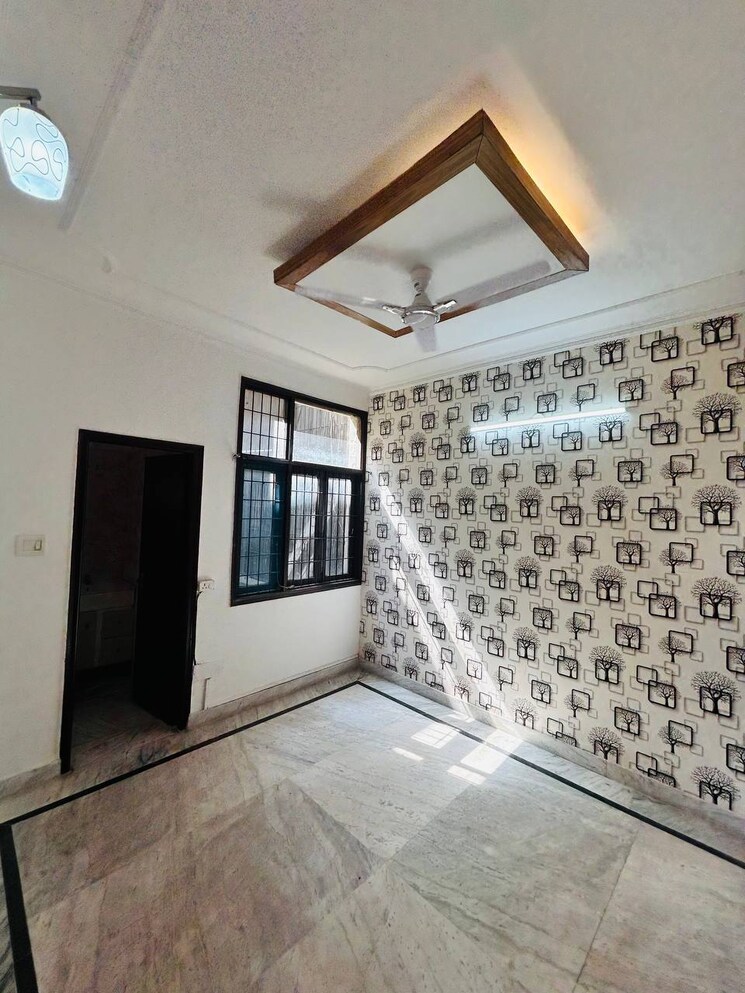 Room, green fields colony 3 Bedroom 1440 Sq.Ft. Apartment In Green Fields Colony Faridabad 9753743