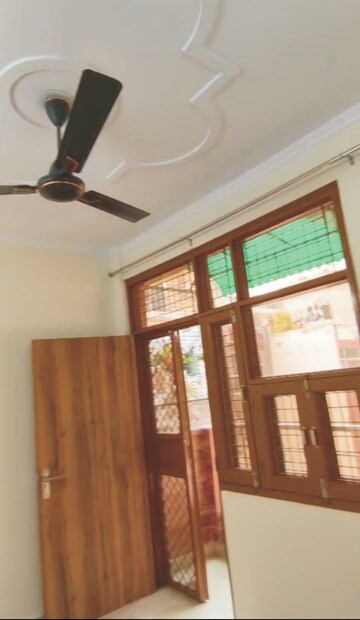 2 BHK Builder Floor For Rent in Rohini Sector 7