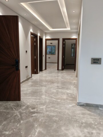 Room in 4 BHK Builder Floor at Naraina – for Sale