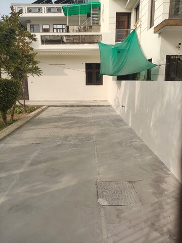 Parking in 3 BHK Independent House at Vetruvia Homes 3, Sector 17 – for Rent