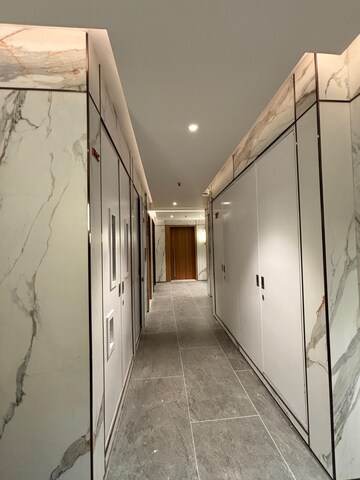 Corridor in 3 BHK Apartment at Parishram Apartments, Pali Hill – for Rent