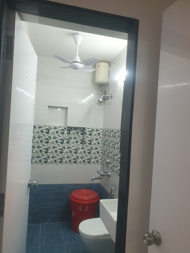 Bathroom, apna-ghar-chs 1 Bedroom 400 Sq.Ft. Apartment In Malad East Mumbai 9754448