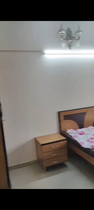 Furnished Amenities in 2 BHK Apartment at Vile Parle East – for Rent