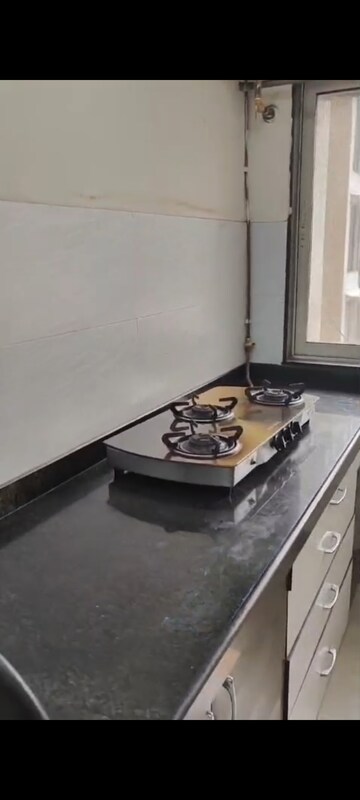 Furnished Amenities in 2 BHK Apartment at Vile Parle East – for Rent