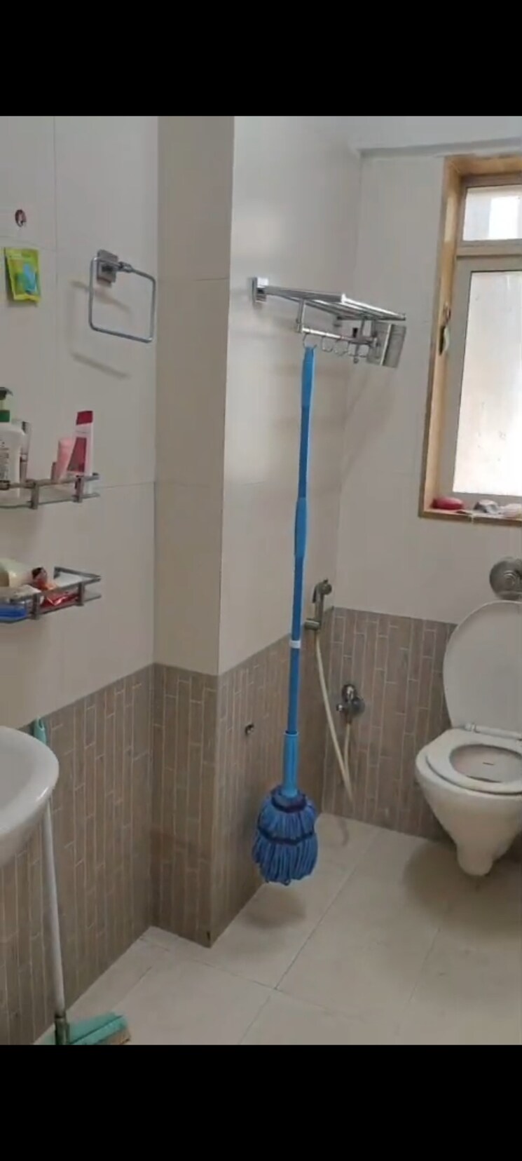 Bathroom, vile parle east 2 Bedroom 750 Sq.Ft. Apartment In Vile Parle East Mumbai 9754471