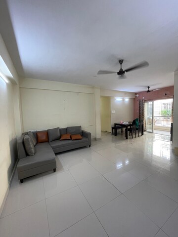 Living Room in 3 BHK Apartment at City Centre, Salt Lake City – for Rent