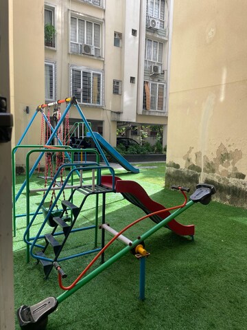 Staircase in 3 BHK Apartment at City Centre, Salt Lake City – for Rent