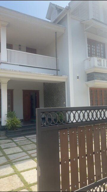 4 BHK Independent House For Sale in Kuttanellur