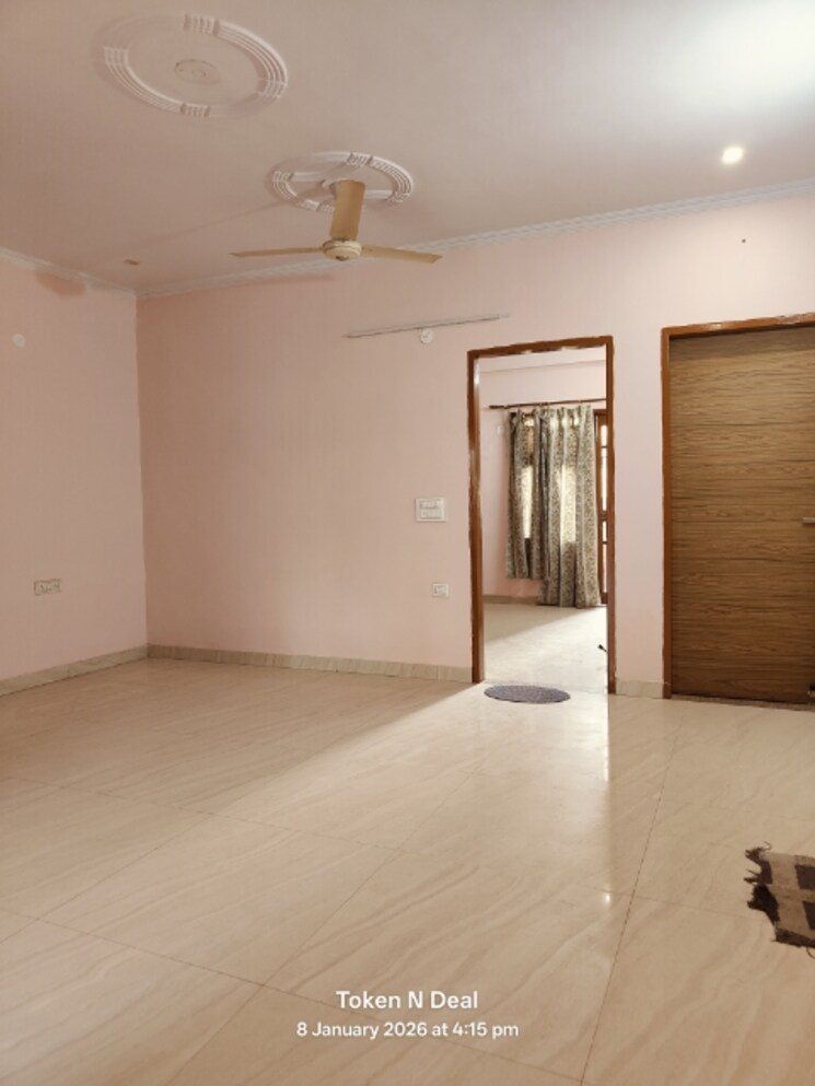 Room, ardee-city 3 Bedroom 161 Sq.Yd. Independent House In Sector 52 Gurgaon 9758269