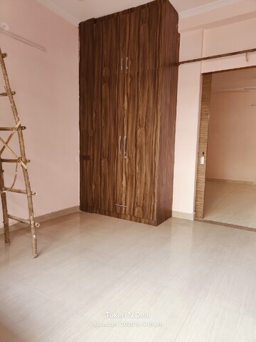 Room in 3 BHK Independent House at Ardee City, Sector 52 – for Rent