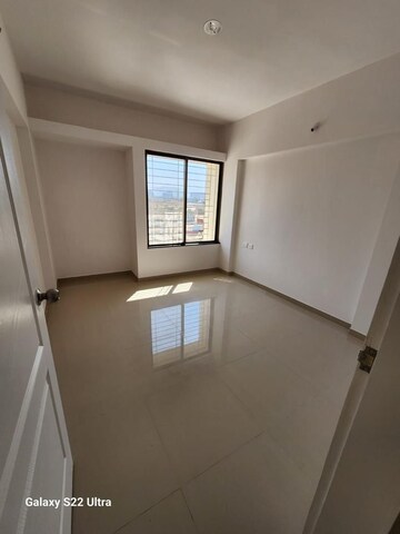 Room in 2 BHK Apartment at ARV Royale, Hadapsar – for Sale