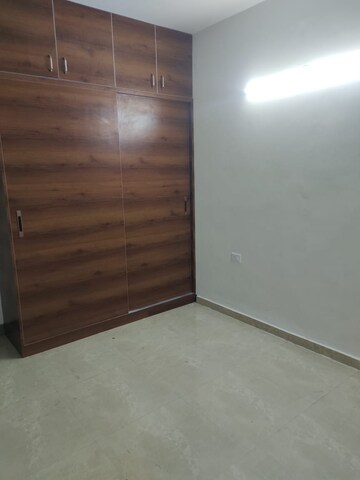 Room in 3 BHK Builder Floor at Signature Global Park 4 and 5, Sohna Sector 36 – for Rent