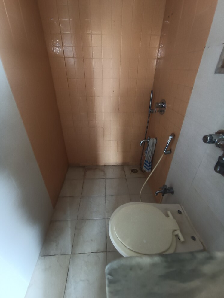 Bathroom, agarwal-trinity-towers 1 Bedroom 650 Sq.Ft. Apartment In Malad West Mumbai 9755258