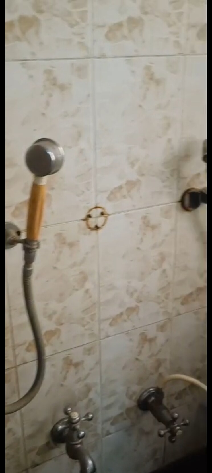 Bathroom, rugvedi-apartment 2 Bedroom 775 Sq.Ft. Apartment In Vile Parle East Mumbai 9755296