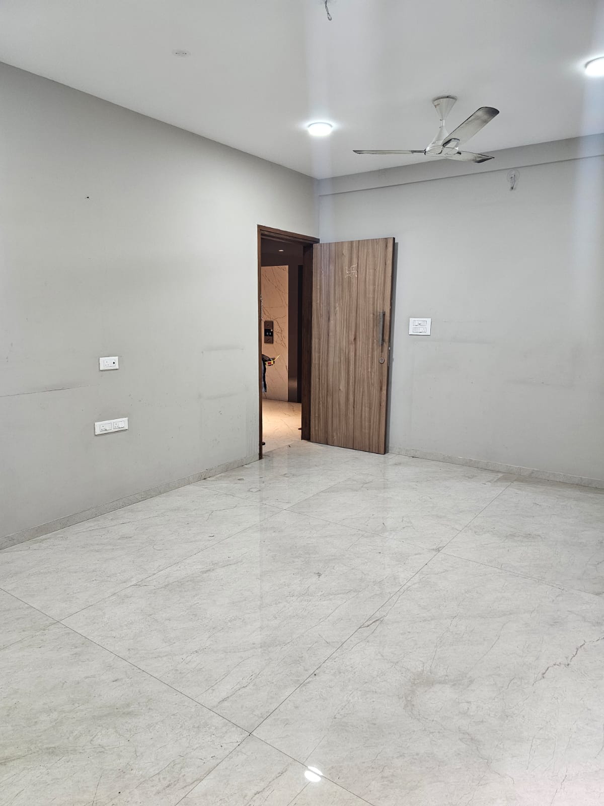 Living Room in 2 BHK Apartment at Shree Krishna Devasya, Chembur – for Sale