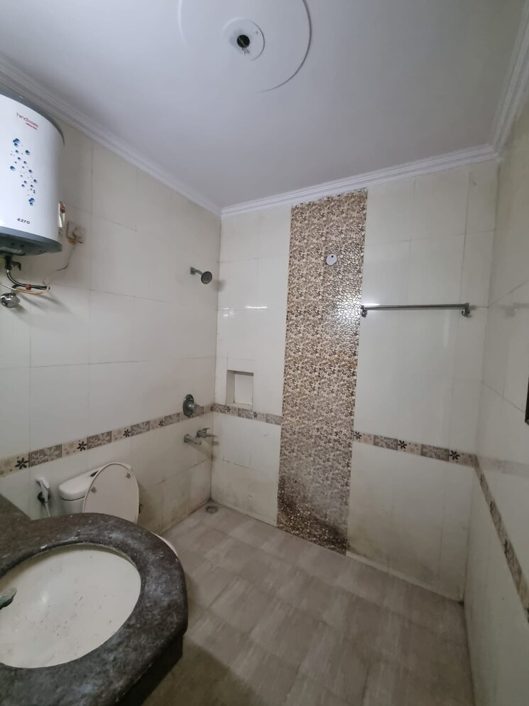 Bathroom, sector 55 2 Bedroom 1112 Sq.Ft. Independent House In Sector 55 Noida 9755623