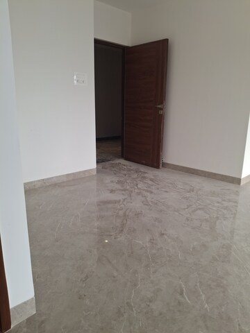 Room in 3 BHK Apartment at Goghari Mansion CHS, Santacruz West – for Rent