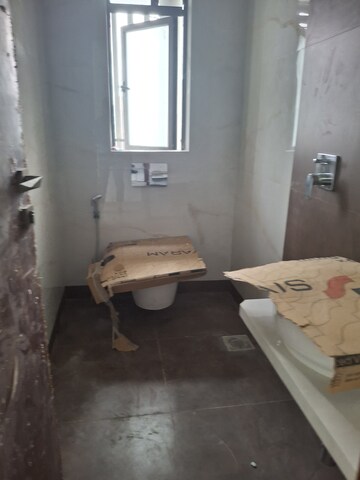 Furnished Amenities in 3 BHK Apartment at Goghari Mansion CHS, Santacruz West – for Rent