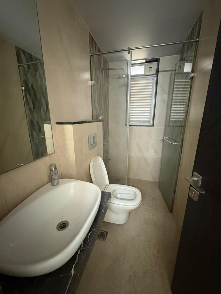 Master Bedroom, kolte-patil-link-palace 3 Bedroom 1079 Sq.Ft. Apartment In Santacruz West Mumbai 9755820