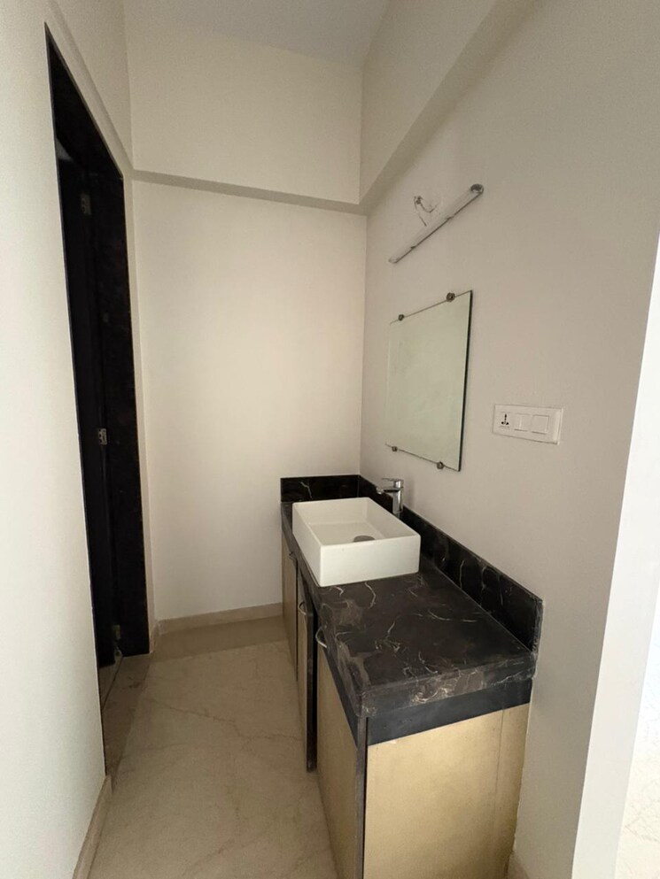 Master Bedroom, kolte-patil-link-palace 3 Bedroom 1079 Sq.Ft. Apartment In Santacruz West Mumbai 9755820