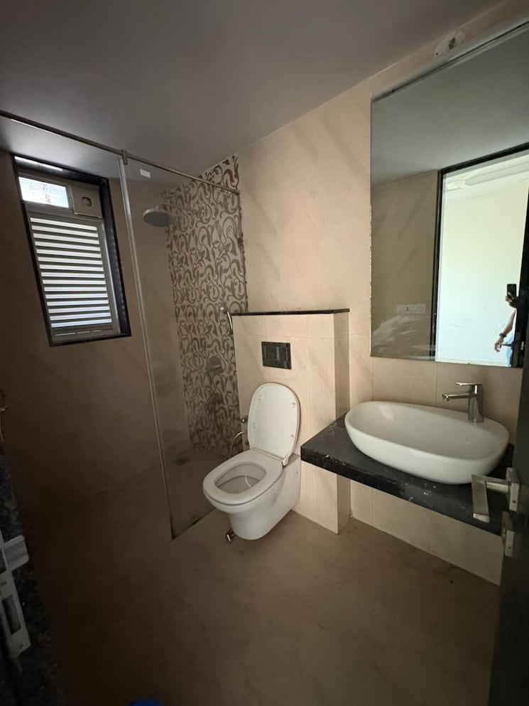 Bathroom, kolte-patil-link-palace 3 Bedroom 1079 Sq.Ft. Apartment In Santacruz West Mumbai 9755820