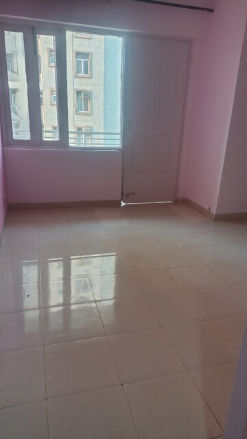 Room in 3 BHK Apartment at Tulip Orange, Sector 70 – for Rent