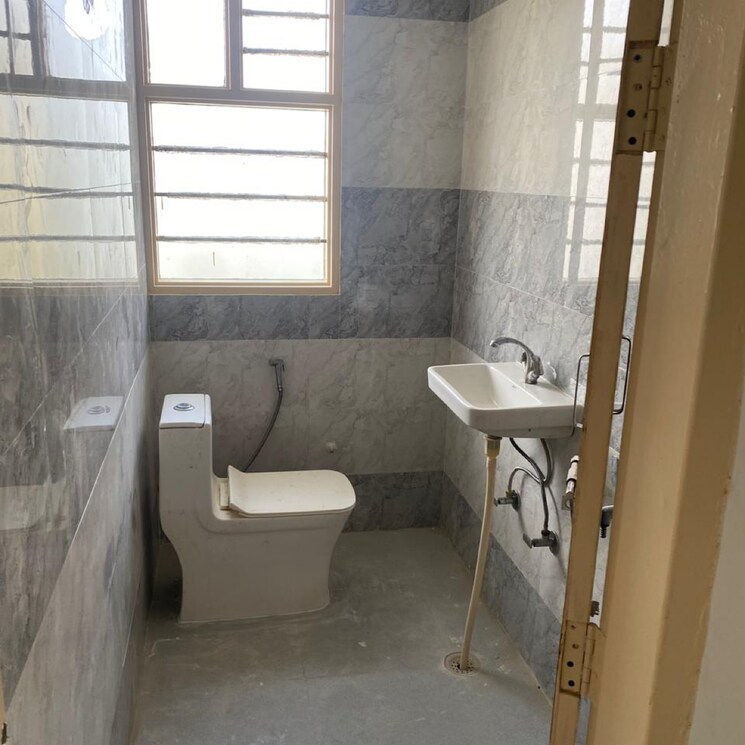 Bathroom, palam vihar extension 2.5 Bedroom 860 Sq.Ft. Builder Floor In Palam Vihar Extension Gurgaon 9755896