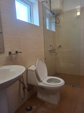 Bathroom in 4 BHK Apartment at Banjara Hills – for Rent