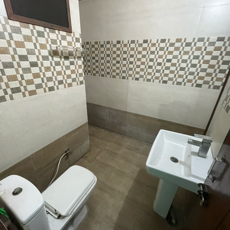 Team Area, sector 21d 3 Bedroom 350 Sq.Yd. Builder Floor In Sector 21d Faridabad 9755910