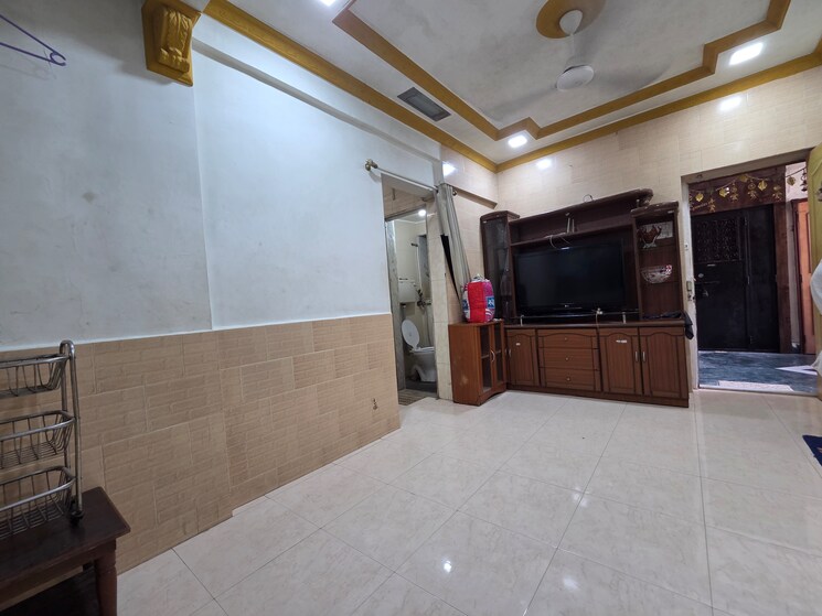 Cover Image, radhika-chs-goregaon 1 Bedroom 400 Sq.Ft. Apartment In Goregaon East Mumbai 9755954