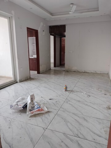 Room in 2.5 BHK Apartment at Urbtech Hilston, Sector 79 – for Rent